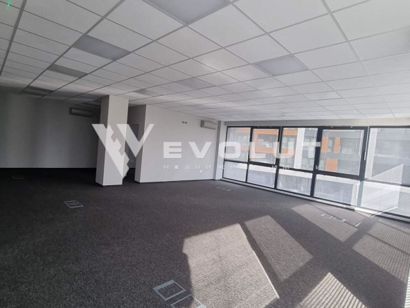 Дава се под наем Офис в София, Малинова долина - 150 кв.м за 1500 € - Снимка #1