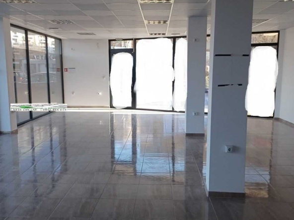 Дава се под наем Магазин в Пловдив, Христо Смирненски - 135 кв.м за 1275 € - Снимка #1