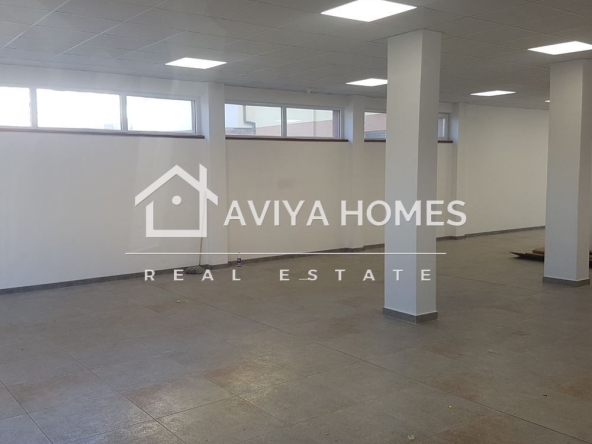 Дава се под наем Магазин в Варна, Кайсиева градина - 150 кв.м за 765 € - Снимка #1