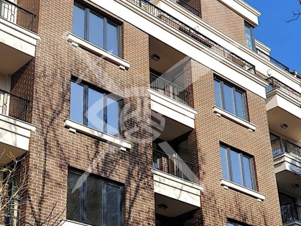 Тристаен апартамент в София, Център - 131 кв.м за 2112 €/кв.м - Снимка #1