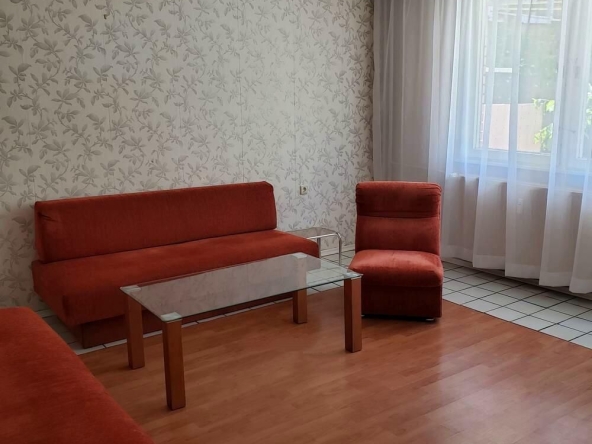 Дава се под наем Тристаен апартамент в София, Младост 4 - 98 кв.м за 700 € - Снимка #1