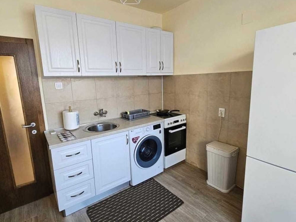 Дава се под наем Тристаен апартамент в София, Лозенец - 90 кв.м за 900 € - Снимка #1