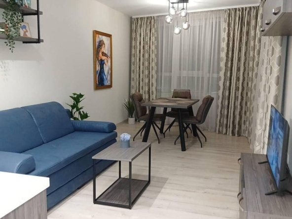 Дава се под наем Двустаен апартамент в Бургас, Славейков - 65 кв.м за 765 € - Снимка #1