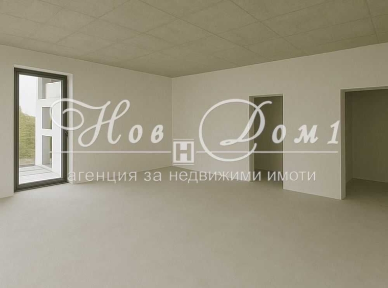 Офис в Пловдив, Младежки Хълм - 80 кв.м за 1521 €/кв.м - Снимка #1