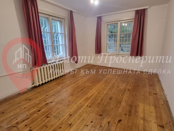 Дава се под наем Двустаен апартамент в София, Лозенец - 70 кв.м за 490 € - Снимка #1