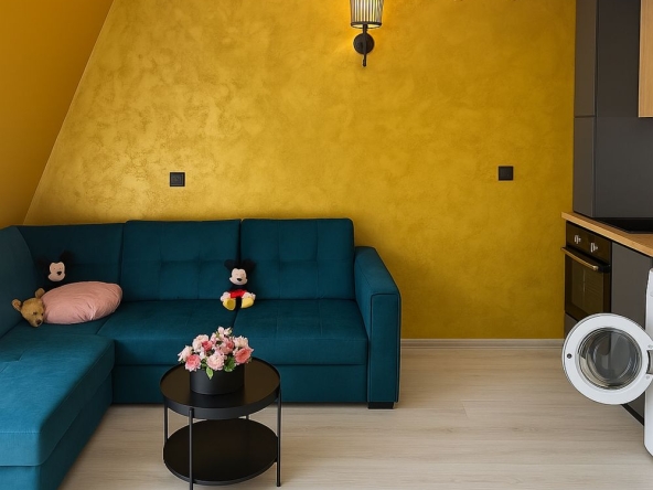 Дава се под наем Тристаен апартамент в Хасково, Поройни - 80 кв.м за 306 € - Снимка #1