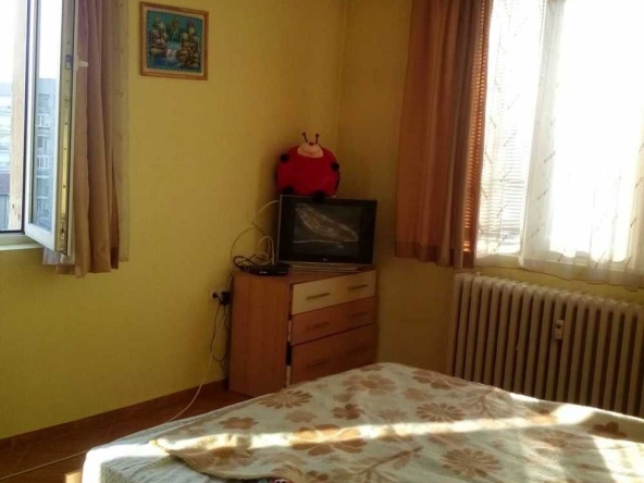 Двустаен апартамент в София, Банишора - 67 кв.м за 2015 €/кв.м - Снимка #1