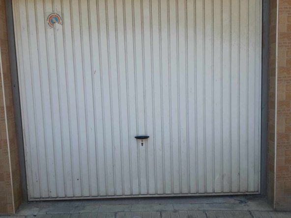 Дава се под наем Гараж / Паркомясто в Варна, Център - 15 кв.м за 127.5 € - Снимка #1