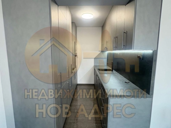 Дава се под наем Двустаен апартамент в Търговище, Център - 58 кв.м за 306 € - Снимка #1