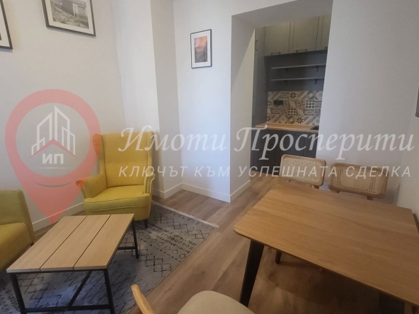 Дава се под наем Тристаен апартамент в София, Център - 74 кв.м за 900 € - Снимка #1