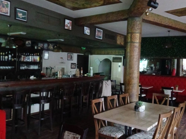 Заведение в Габрово, Център - 200 кв.м за 90 €/кв.м - Снимка #1