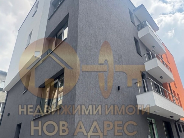 Двустаен апартамент в Търговище, Център - 55 кв.м за 668 €/кв.м - Снимка #1