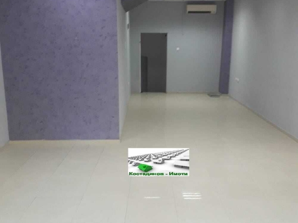 Дава се под наем Магазин в Пловдив, Център - 50 кв.м за 433.5 € - Снимка #1