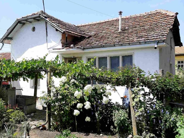 Къща в с. Баница, Област Враца - 63 кв.м за 138 €/кв.м - Снимка #1