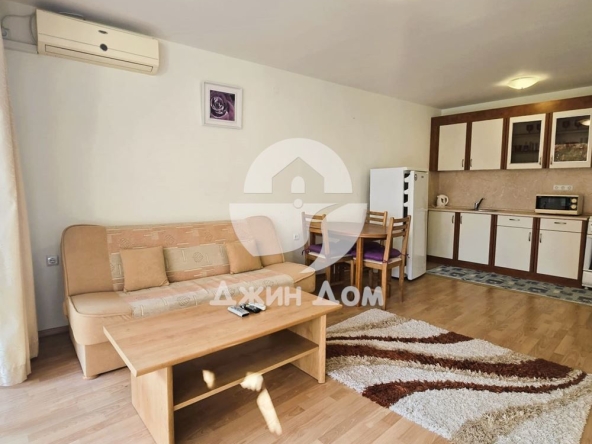 Двустаен апартамент в к.к. Елените - 75 кв.м за 960 €/кв.м - Снимка #1