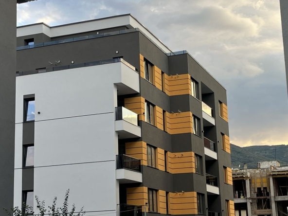 Дава се под наем Гараж / Паркомясто в Асеновград - 20 кв.м за 11869.74 € - Снимка #1