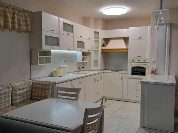 Дава се под наем Двустаен апартамент в Варна, Победа - 66 кв.м за 433.5 € - Снимка #1