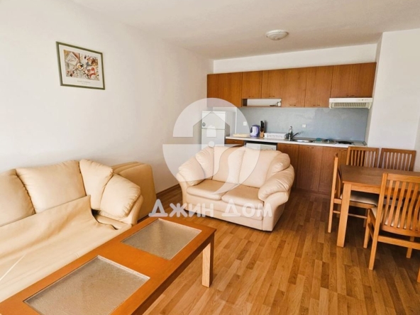 Двустаен апартамент в к.к. Слънчев бряг - 62 кв.м за 1081 €/кв.м - Снимка #1