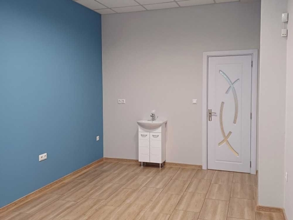 Дава се под наем  в Варна, Колхозен пазар -  кв.м за 459 € - Снимка #1