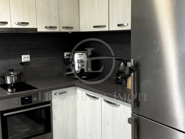 Тристаен апартамент в Пловдив, Гагарин - 112 кв.м за 1518 €/кв.м - Снимка #1