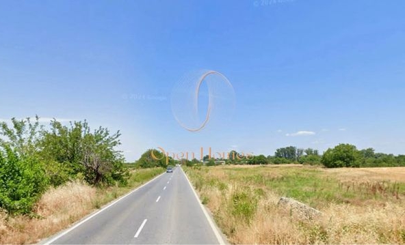 Земеделски имот в с. Златитрап, Област Пловдив -  кв.м за 11858 €/дка - Снимка #1