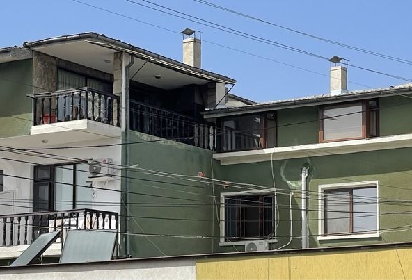 Къща в Хисаря - 400 кв.м за 1125 €/кв.м - Снимка #1