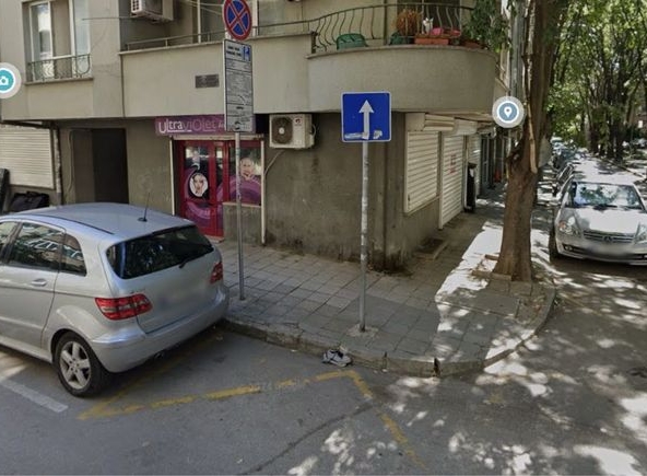 Дава се под наем Магазин в Варна, Лятно кино Тракия - 50 кв.м за 448.8 € - Снимка #1