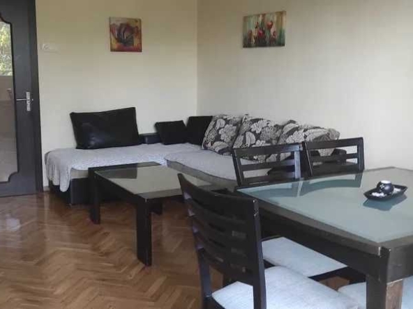 Дава се под наем Тристаен апартамент в Бургас, Зорница - 90 кв.м за 216.75 € - Снимка #1