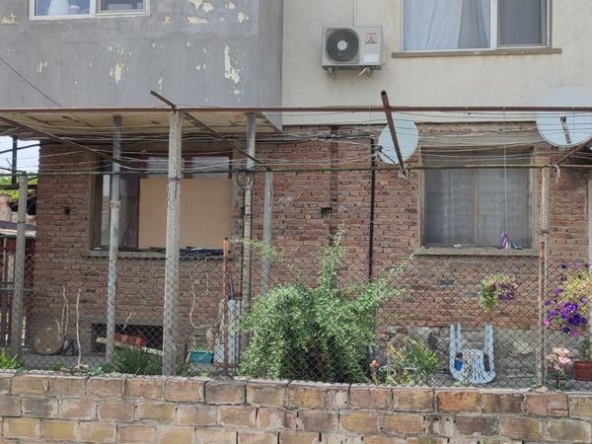 Етаж от къща в Пловдив, Тракия - 75 кв.м за 816 €/кв.м - Снимка #1