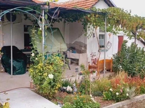 Къща в с. Селци, Област Пловдив - 60 кв.м за 1167 €/кв.м - Снимка #1
