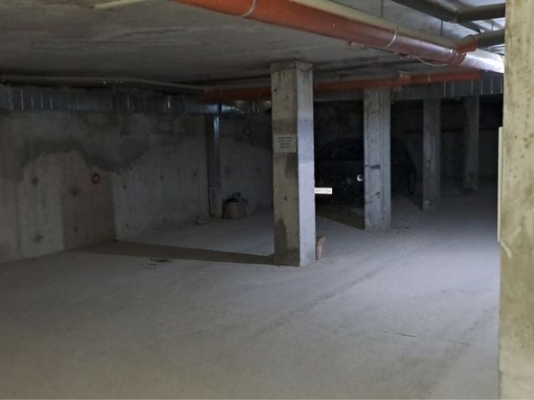 Дава се под наем Гараж / Паркомясто в Варна, Възраждане 1 - 22 кв.м за 79.56 € - Снимка #1