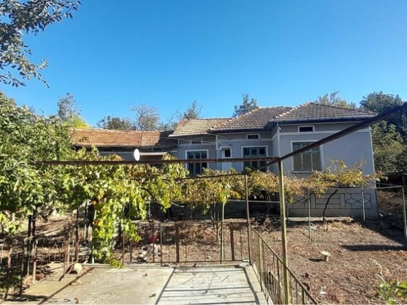 Къща в Лозница - 100 кв.м за 179 €/кв.м - Снимка #1