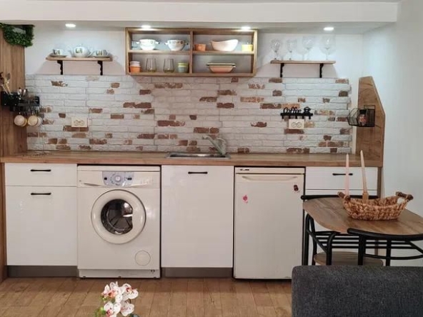 Дава се под наем Едностаен апартамент в Пловдив, Кючук Париж - 35 кв.м за 245 € - Снимка #1