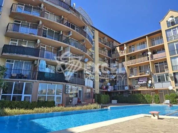 Двустаен апартамент в к.к. Слънчев бряг - 54 кв.м за 1075 €/кв.м - Снимка #1