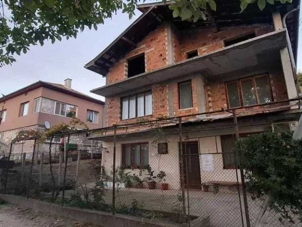 Къща в с. Брестовица, Област Пловдив - 112 кв.м за 683 €/кв.м - Снимка #1