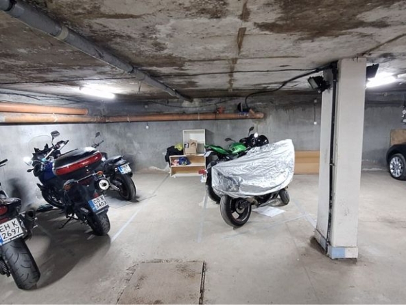 Дава се под наем Гараж / Паркомясто в София, Център - 35 кв.м за 40.8 € - Снимка #1