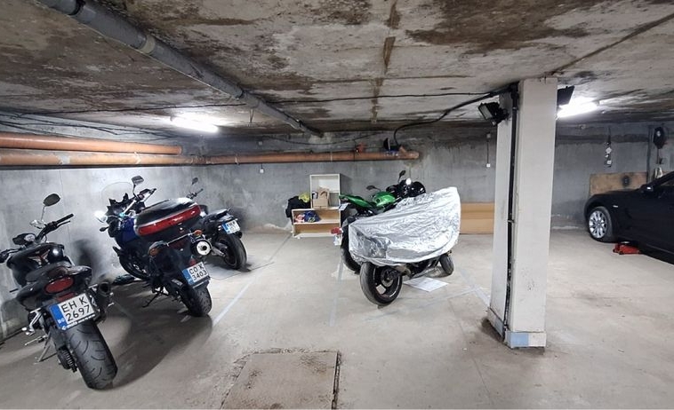 Дава се под наем Гараж / Паркомясто в София, Център - 35 кв.м за 40.8 € - Снимка #1