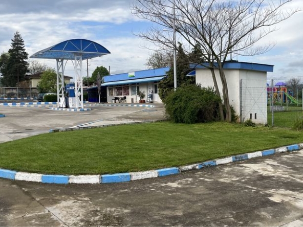 Магазин в с. Странджево, Област Кърджали - 2000 кв.м за 88 €/кв.м - Снимка #1
