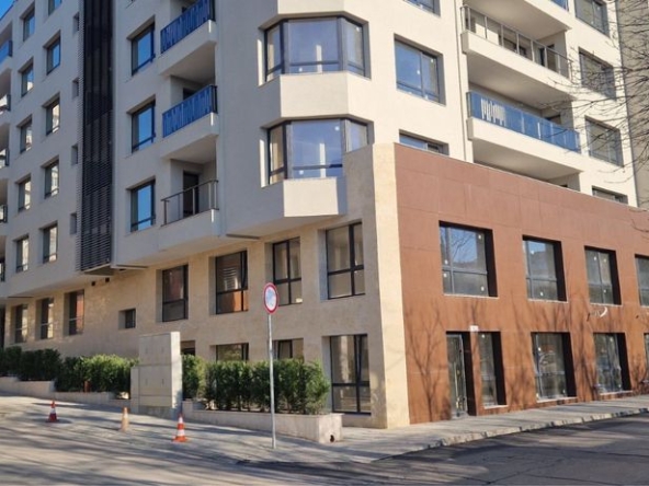 Двустаен апартамент в Варна, Централна поща - 65 кв.м за 1471 €/кв.м - Снимка #1