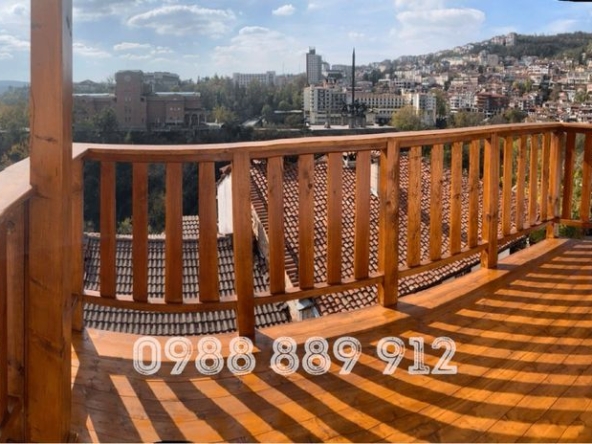 Етаж от къща в Велико Търново, Стара част - 93 кв.м за 2130 €/кв.м - Снимка #1