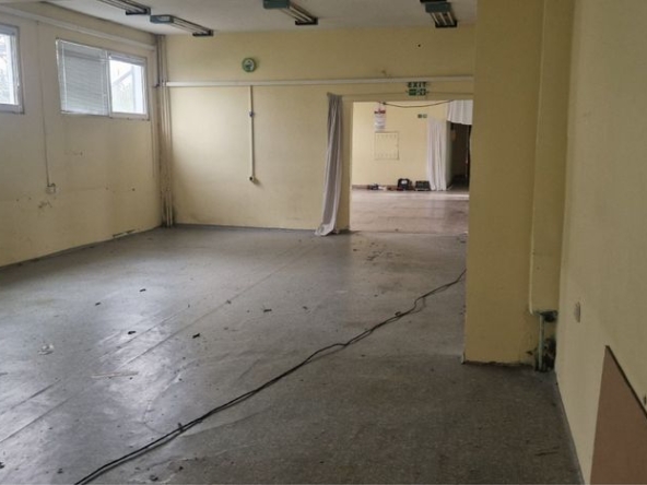 Дава се под наем Промишлена сграда в Русе, Възраждане - 370 кв.м за 679.32 € - Снимка #1