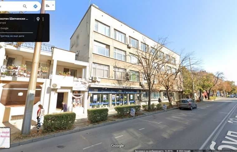 Етаж от къща в Казанлък - 400 кв.м за 921 €/кв.м - Снимка #1