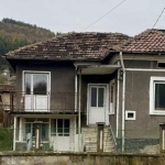 Къща в с. Реселец, Област Плевен - 380 кв.м за 74 €/кв.м - Снимка #1