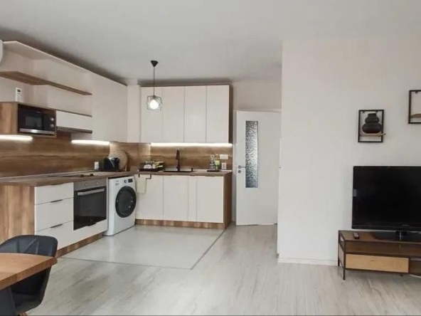 Дава се под наем Двустаен апартамент в Варна, Център - 60 кв.м за 700 € - Снимка #1