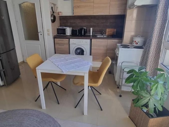 Дава се под наем Двустаен апартамент в Пловдив, Център - 50 кв.м за 375 € - Снимка #1