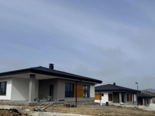 Къща в с. Малка Верея, Област Стара Загора - 140 кв.м за 729 €/кв.м - Снимка #1