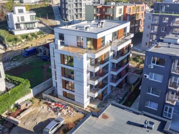 Тристаен апартамент в Варна, Бриз - 104 кв.м за 1413 €/кв.м - Снимка #1