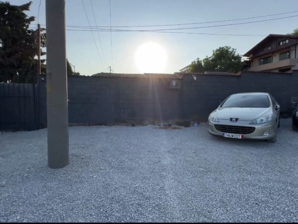 Дава се под наем Гараж / Паркомясто в Варна, Спортна зала - 1000 кв.м за 15.3 € - Снимка #1