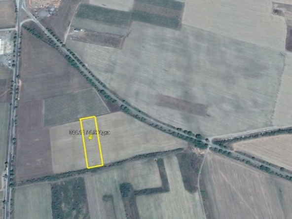 Парцел в Карлово - 5000 кв.м за 2 €/кв.м - Снимка #1