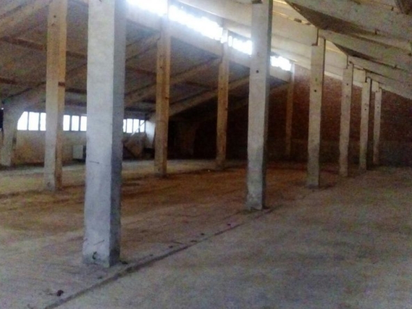 Промишлена сграда в Харманли - 772 кв.м за 133 €/кв.м - Снимка #1